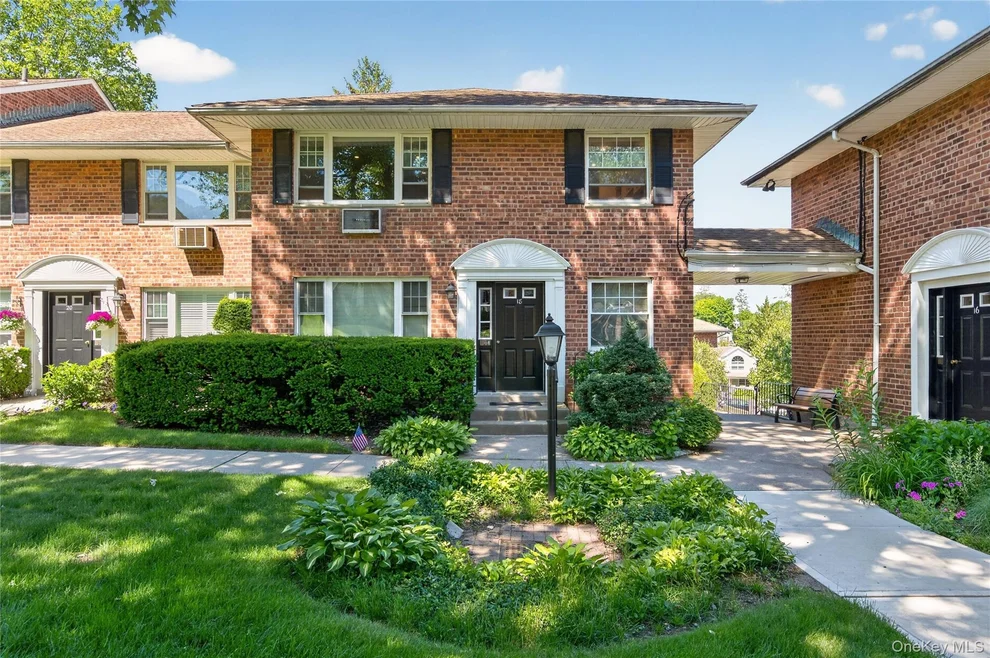 Unit for sale at 18U Madison Park Gardens, North Hempstead, NY 11050