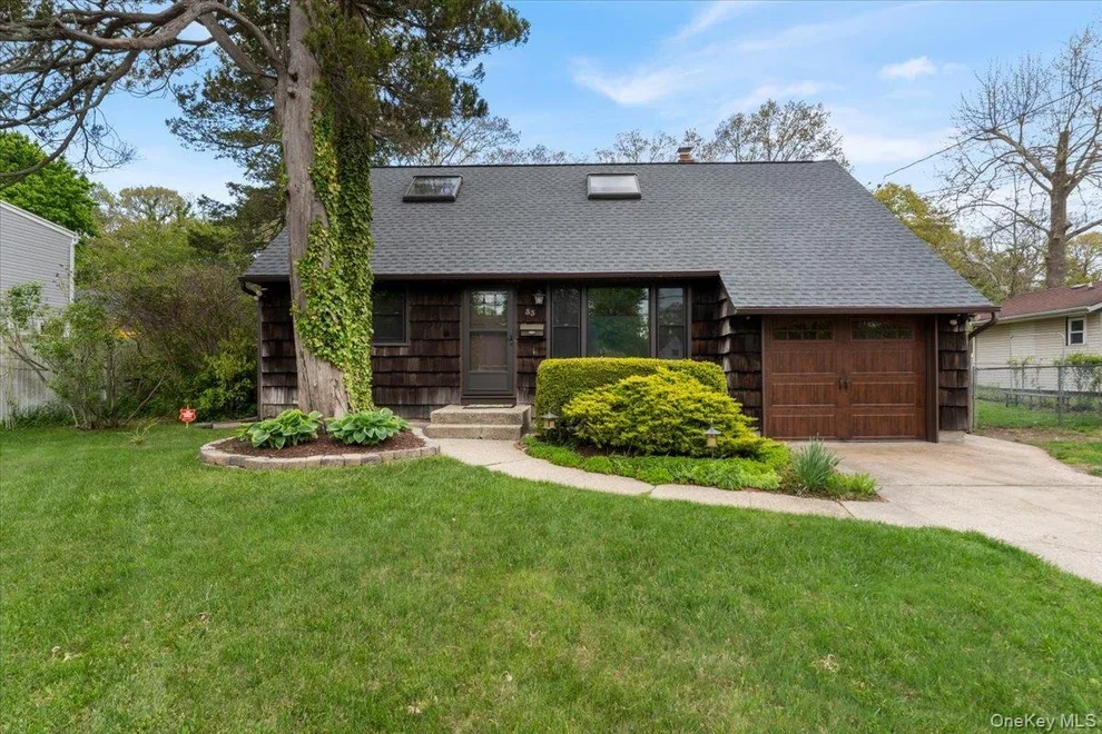 Unit for sale at 33 W Lakeland Street, Islip, NY 11706