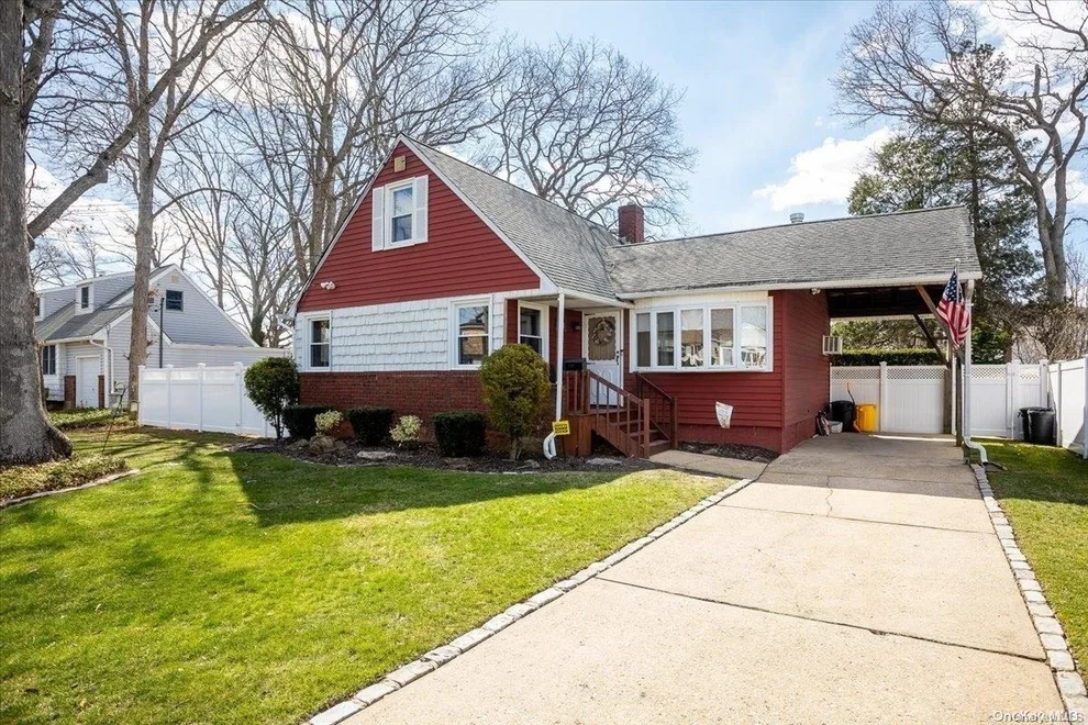 Unit for sale at 102 New Hampshire Avenue, Oyster Bay, NY 11758