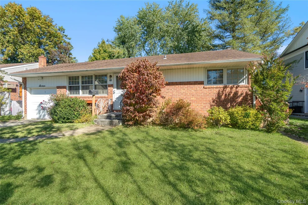 Unit for sale at 16 Forte Avenue, Oyster Bay, NY 11804