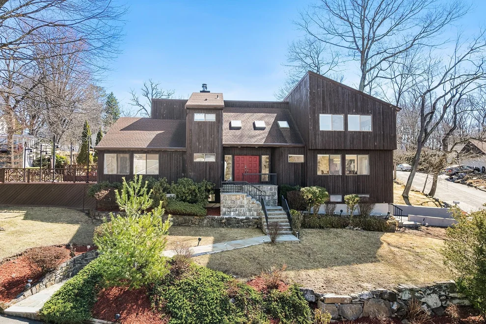 Unit for sale at 10 Grove Lane, Greenburgh, NY 10502