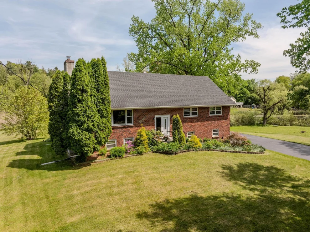 Unit for sale at 8 Robin Lane, Hyde Park, NY 12538