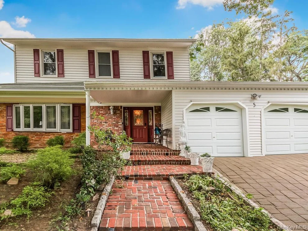 Unit for sale at 5 Drexel Court, Clarkstown, NY 10956