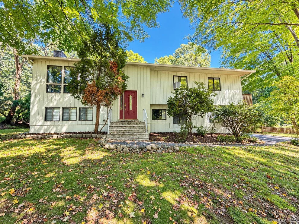 Unit for sale at 17 Franklin Drive, Somers, NY 10541
