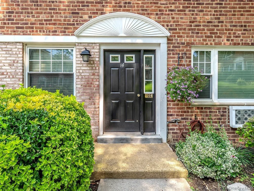 Unit for sale at 14U Madison Park Gardens, North Hempstead, NY 11050