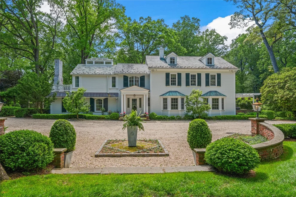 Unit for sale at 161 Piping Rock Road, Oyster Bay, NY 11560