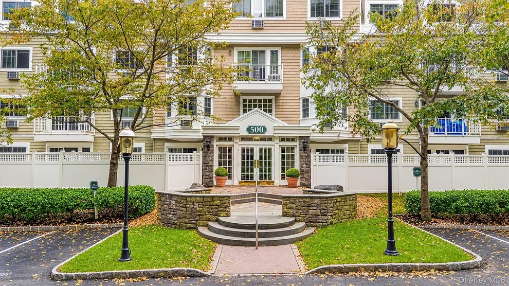 500 Pondside Drive