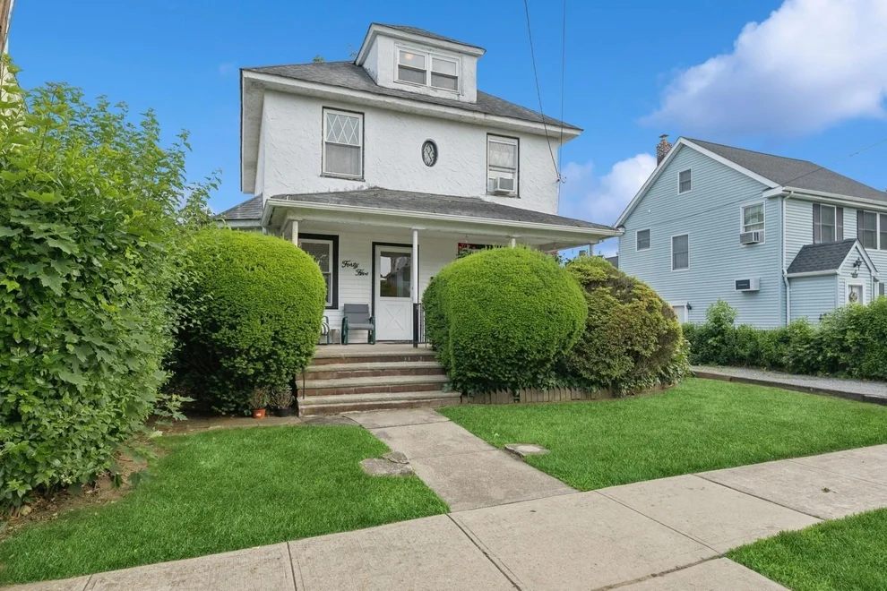 Unit for sale at 45 Crosby Avenue, North Hempstead, NY 11507