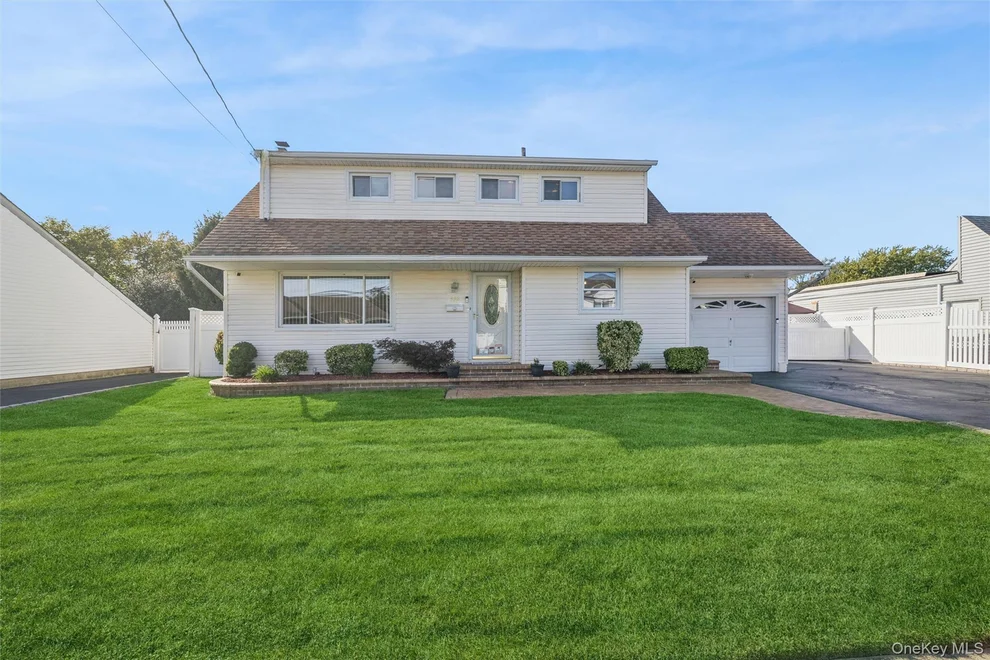 Unit for sale at 532 Alwick Avenue, Islip, NY 11795