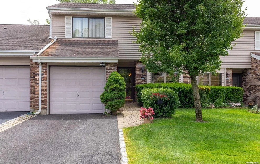 Unit for sale at 208 Pond View Lane, Smithtown, NY 11787