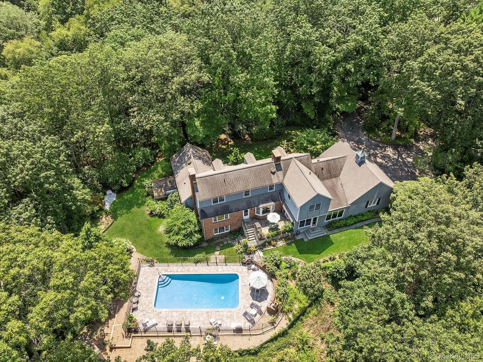 Unit for sale at 19 Beach Plum Drive, Huntington, NY 11721