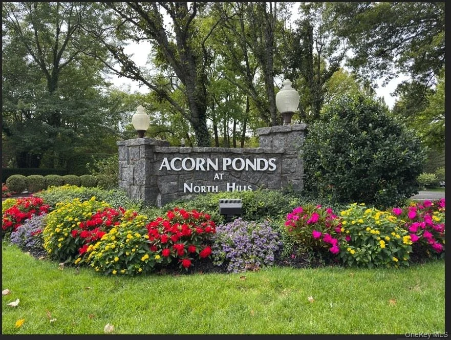 Unit for sale at 41 Fox Ridge, North Hempstead, NY 11576