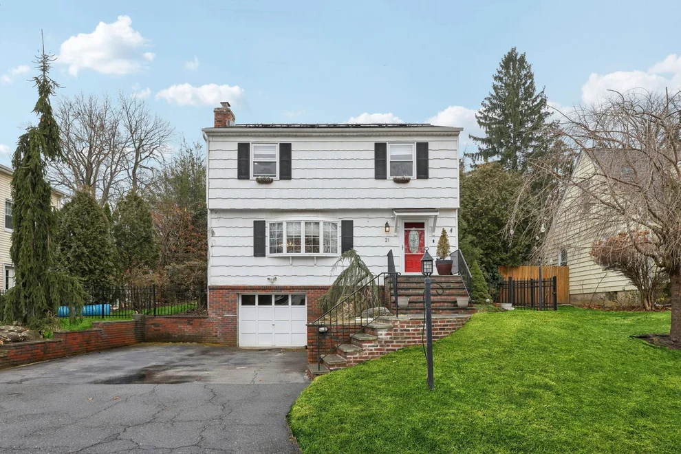 Unit for sale at 21 Stevenson Avenue, Greenburgh, NY 10530