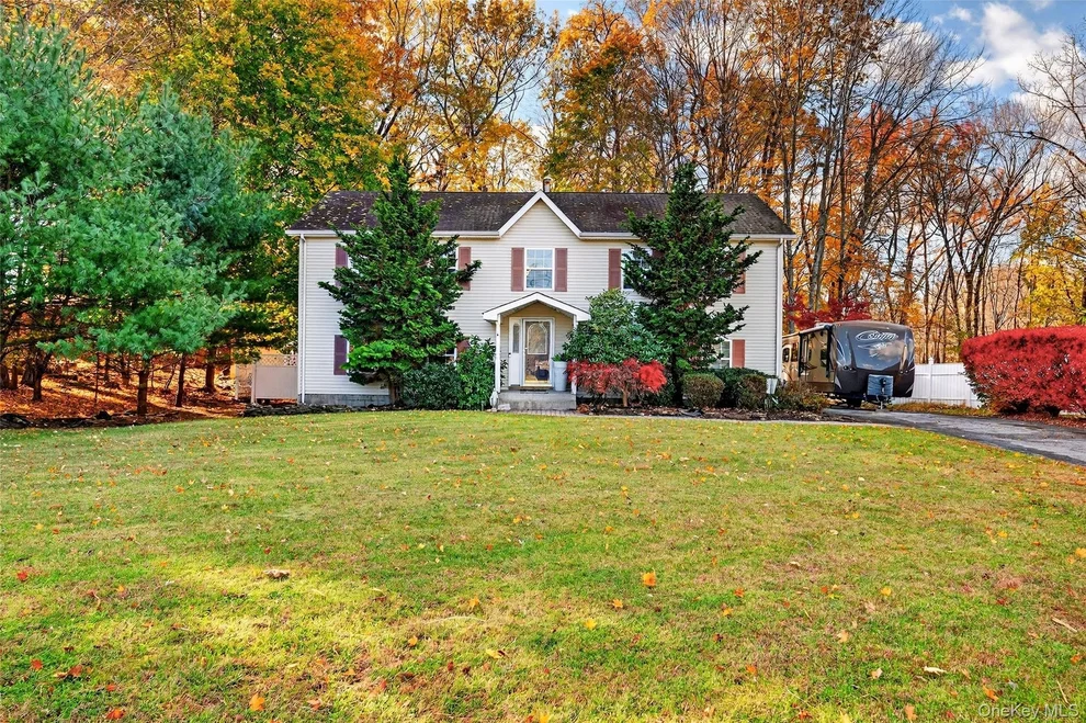 Unit for sale at 131 Erie Avenue, New Windsor, NY 12553