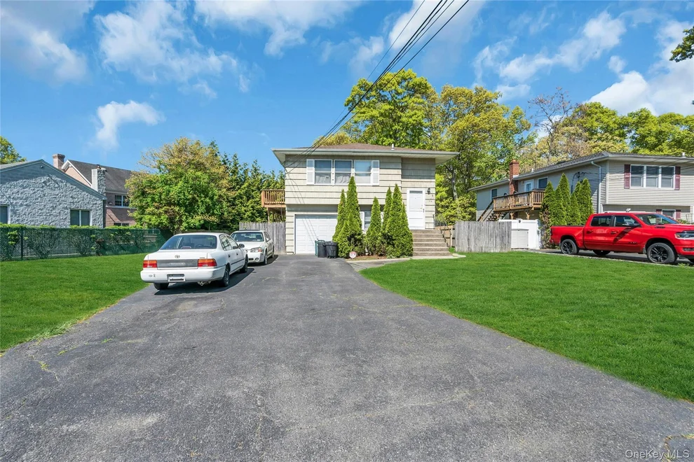 Unit for sale at 106 Summit Drive, Smithtown, NY 11787