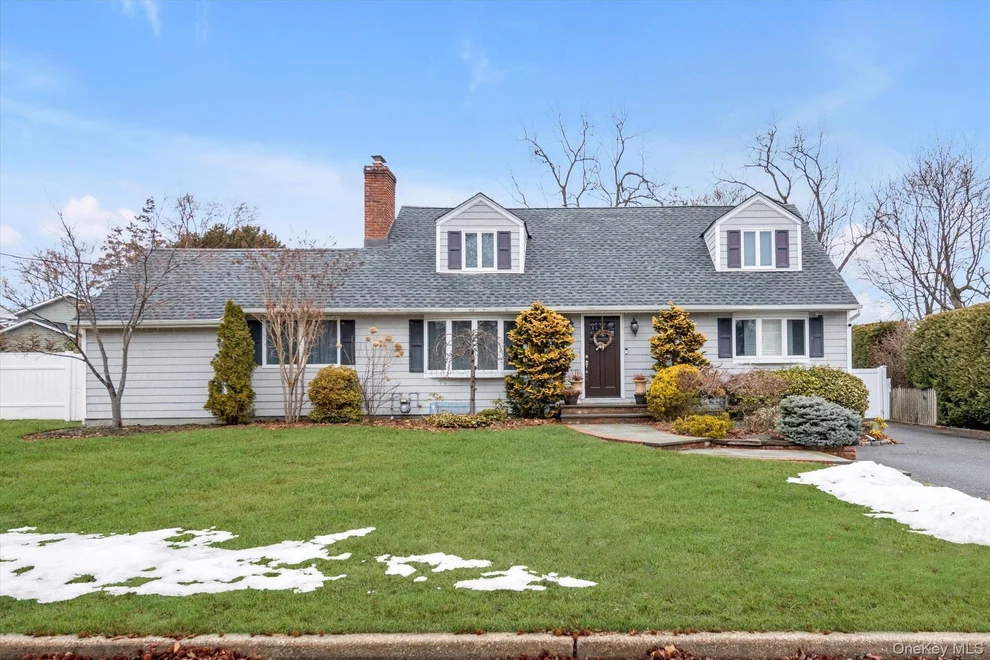 Unit for sale at 17 Doxey Drive, Glen Cove, NY 11542