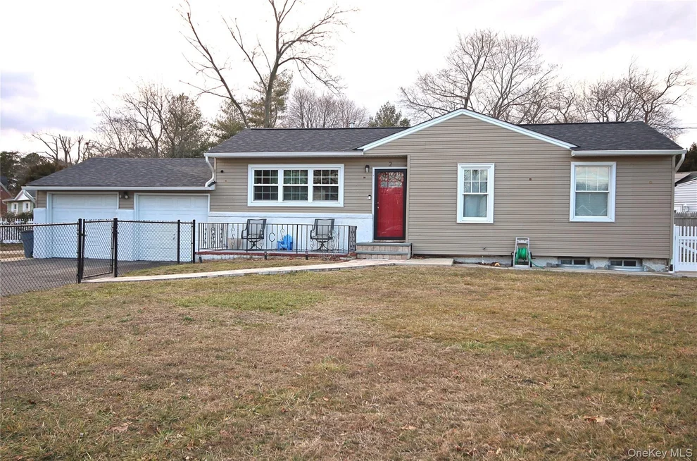 Unit for sale at 2 Vita Drive, Islip, NY 11722