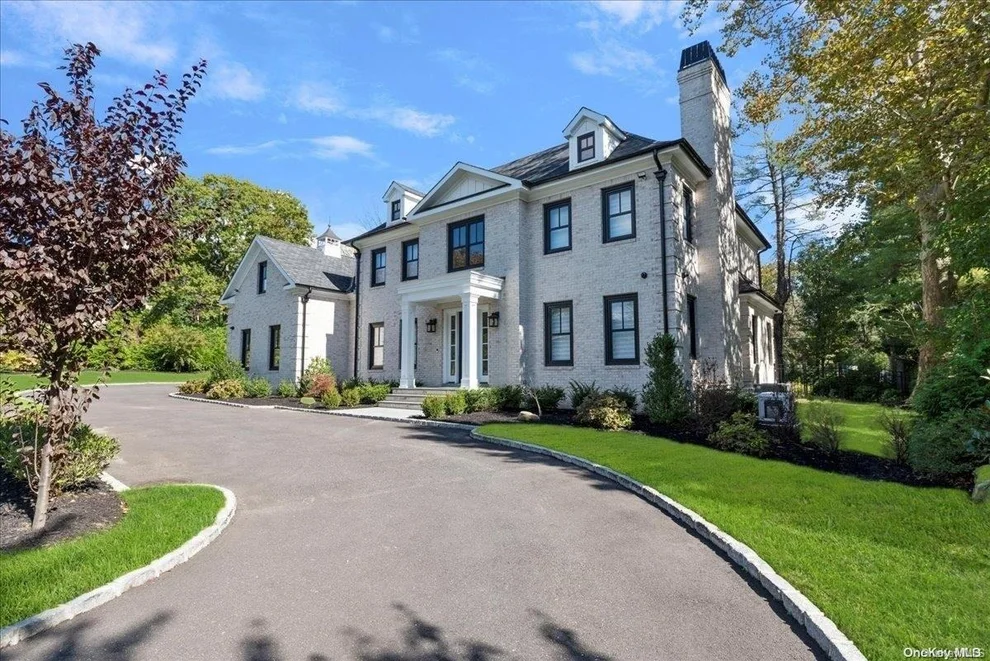 Unit for sale at 79 Farmview Road, North Hempstead, NY 11050