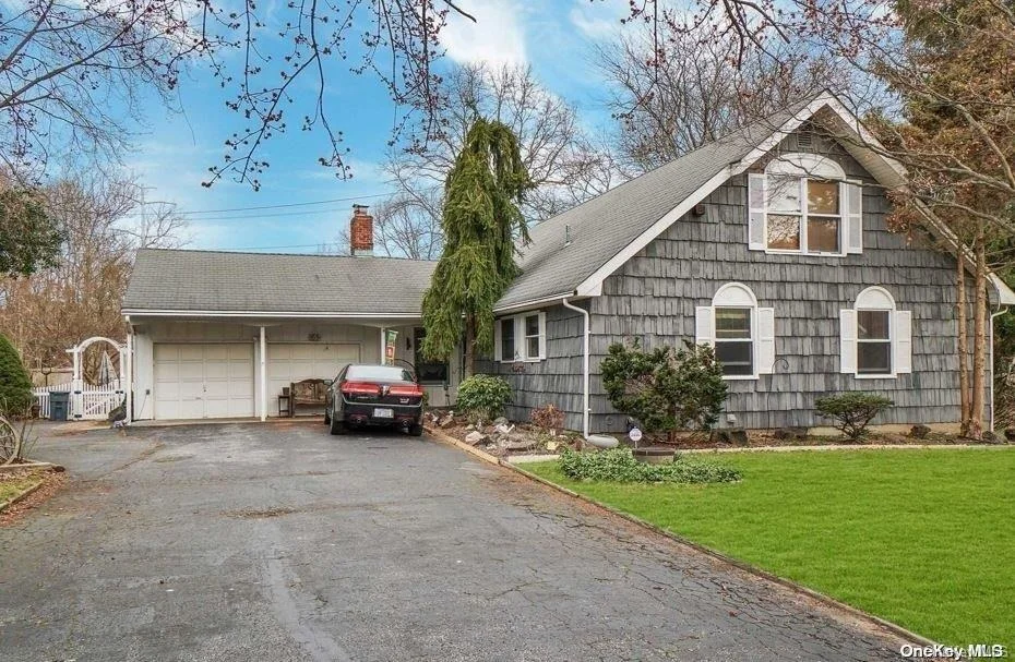 Unit for sale at 34 Essex Drive, Smithtown, NY 11788