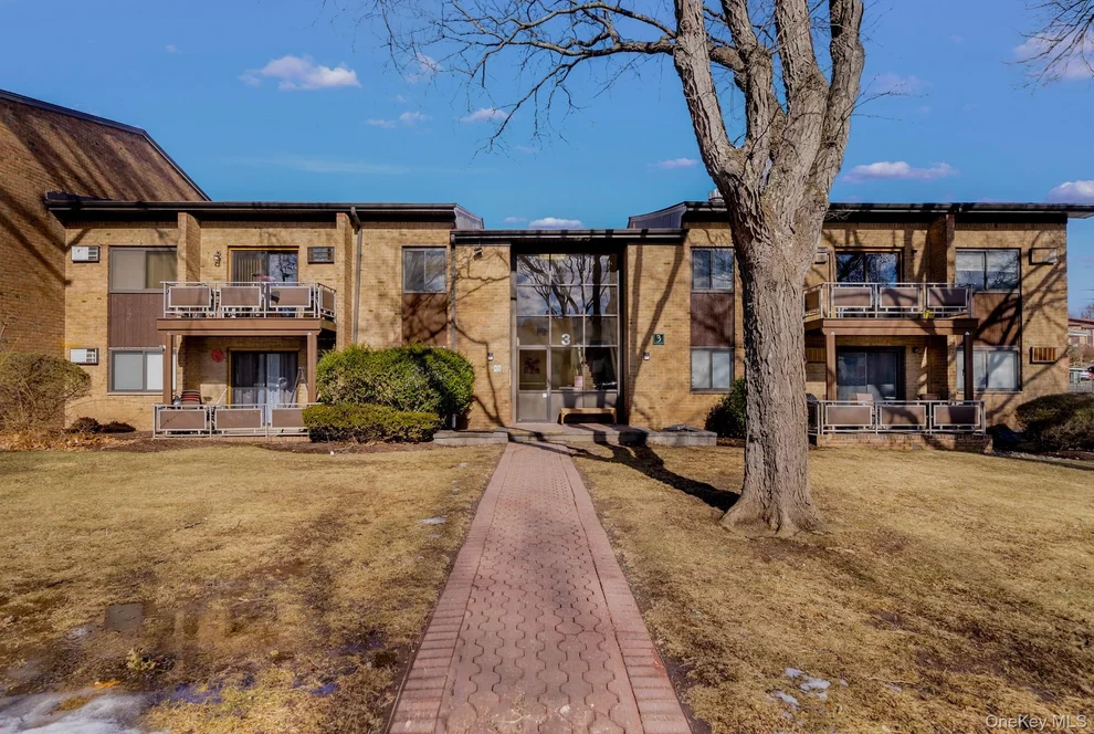 Unit for sale at 3 Charles Lane, Ramapo, NY 10970