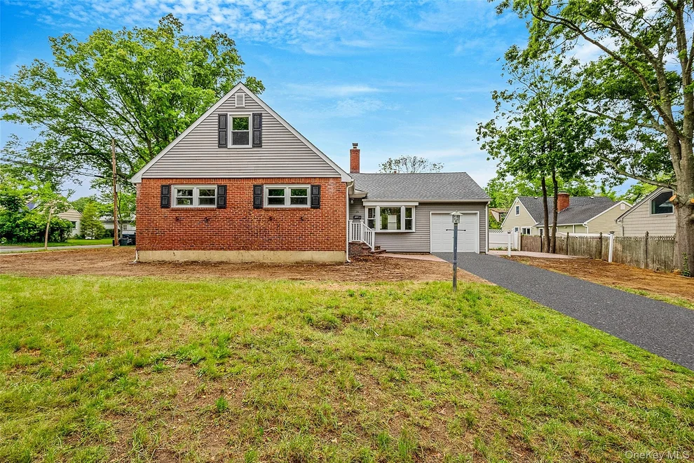 Unit for sale at 24 Russell Street, Babylon, NY 11701