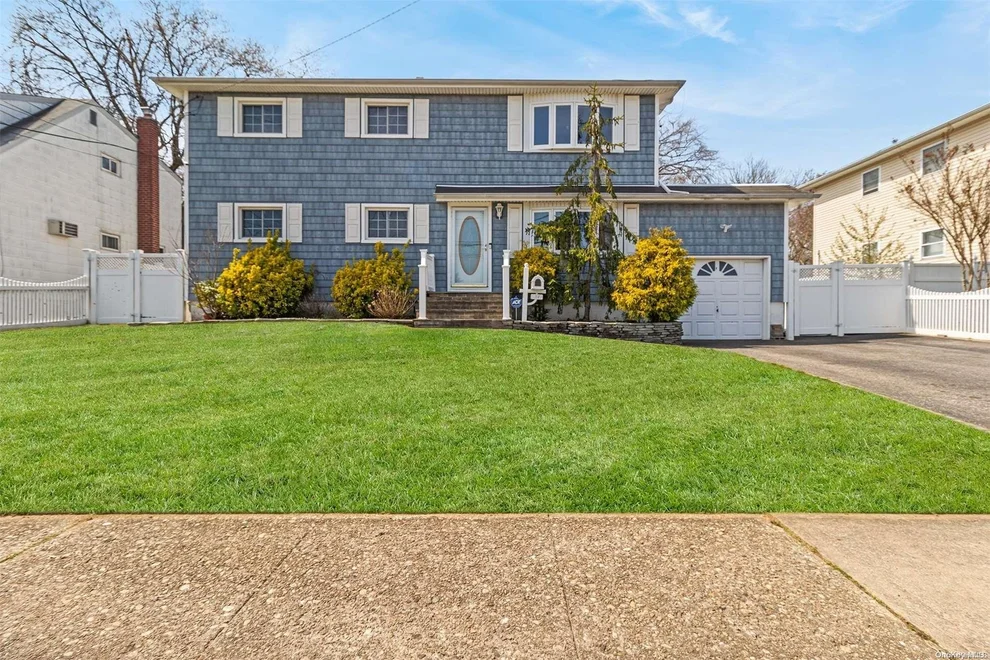 Unit for sale at 34 Guilford Park Drive, Babylon, NY 11704