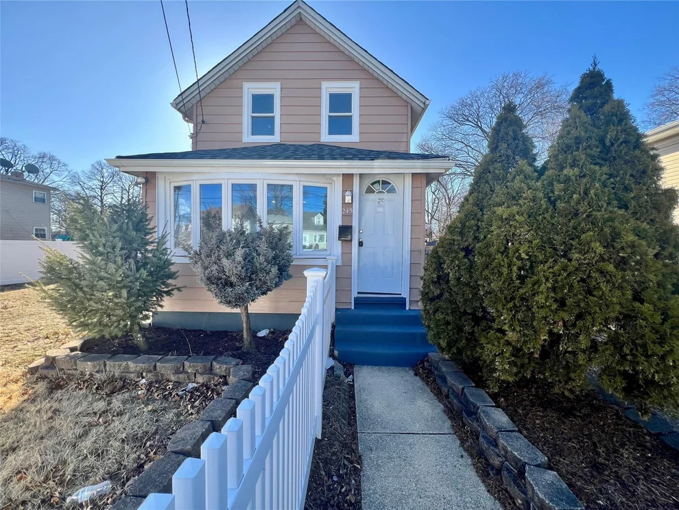 Unit for sale at 245 Siegel Street, North Hempstead, NY 11590