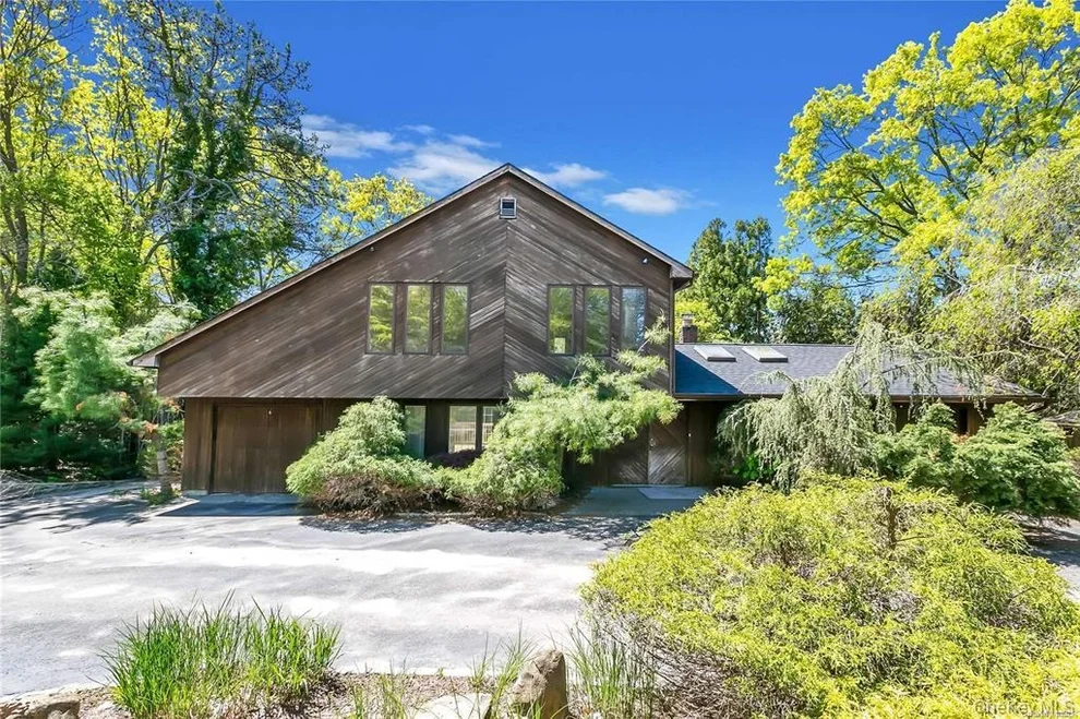 Unit for sale at 34 Hawthorne Street, Brookhaven, NY 11766