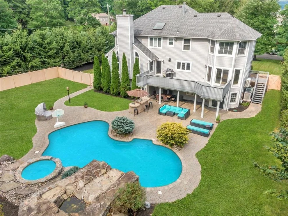 Unit for sale at 2 Kakiak Court, Clarkstown, NY 10956