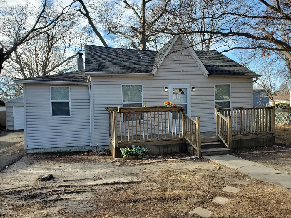 Unit for sale at 88 Woodside Road, Brookhaven, NY 11951
