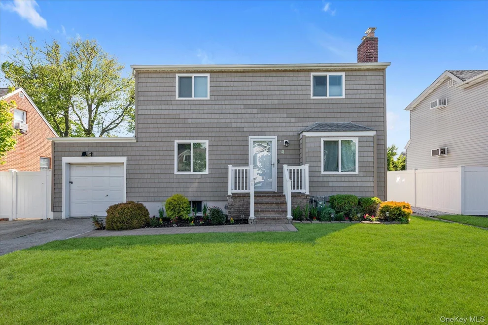 Unit for sale at 4 Lido Parkway, Babylon, NY 11757