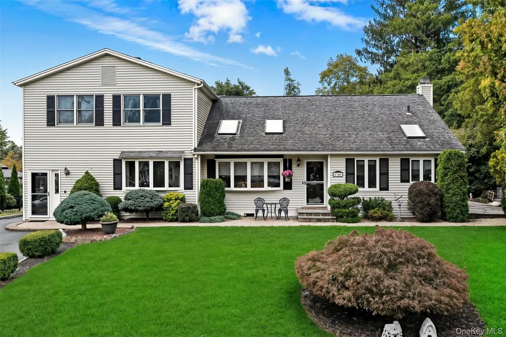 Unit for sale at 2747 Larkspur Street, Yorktown, NY 10598