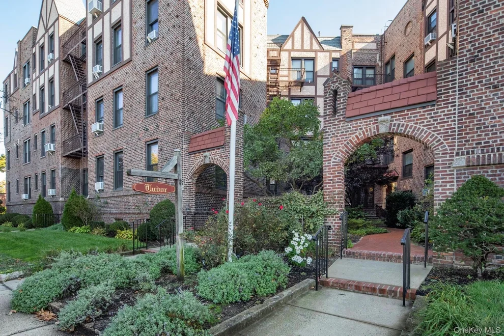 Unit for sale at 12 Hempstead Avenue, Hempstead, NY 11570
