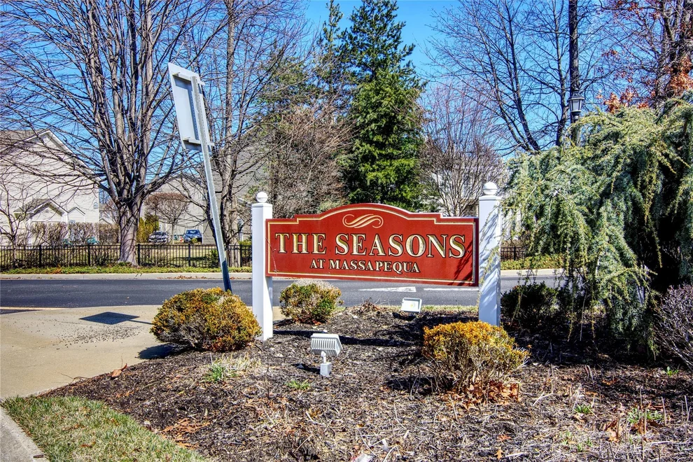 Unit for sale at 46 Southampton Drive, Oyster Bay, NY 11758