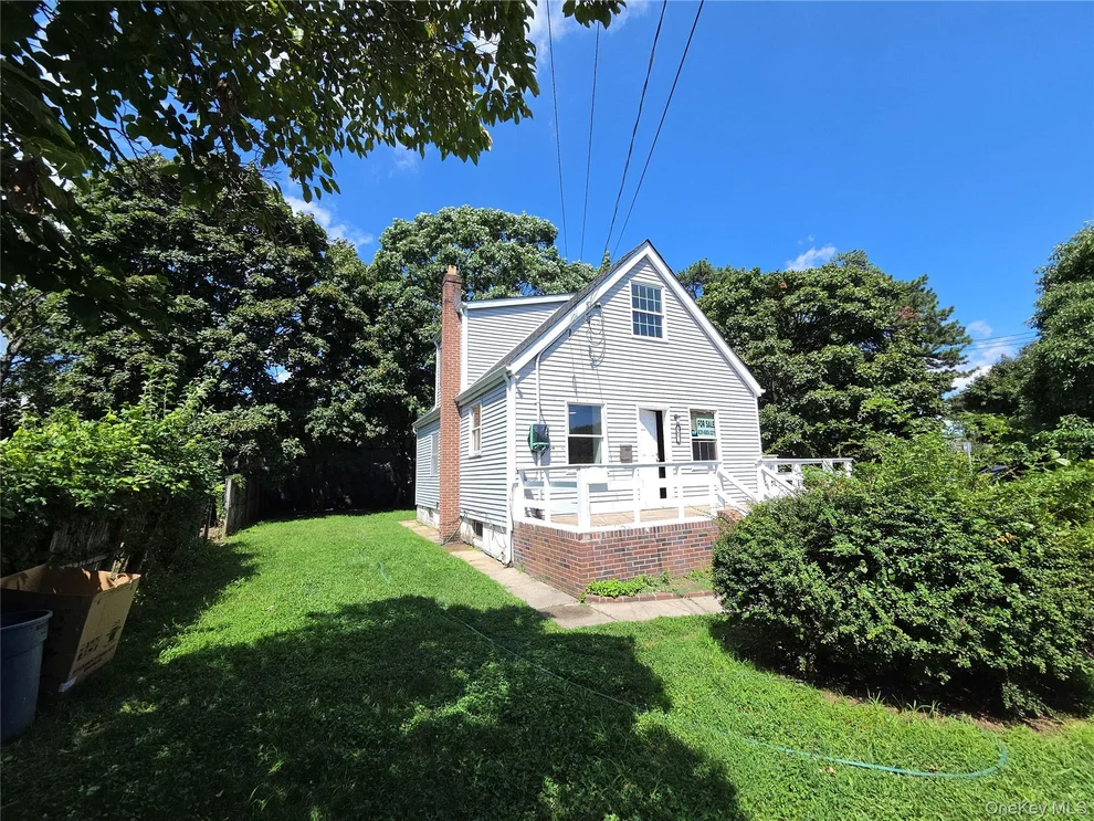 Unit for sale at 41 Lakewood Street, Babylon, NY 11798