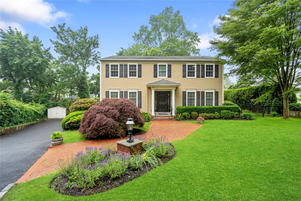 Unit for sale at 47 Homewood Place, North Hempstead, NY 11030