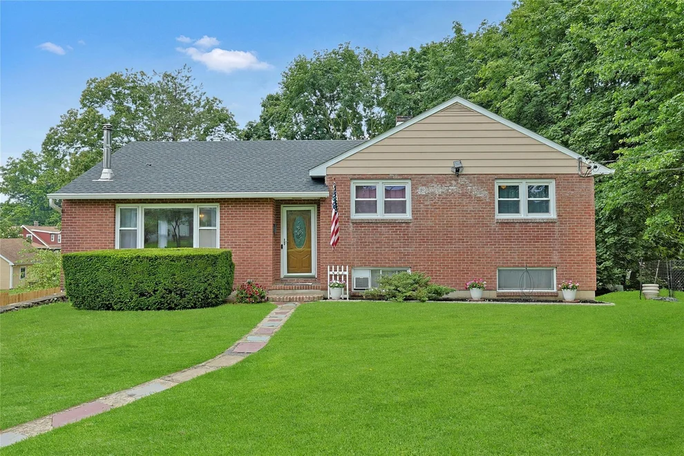 Unit for sale at 204 Seward Street, Cortlandt, NY 10511