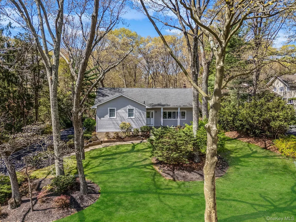 Unit for sale at 7 Carriage Court, Huntington, NY 11746