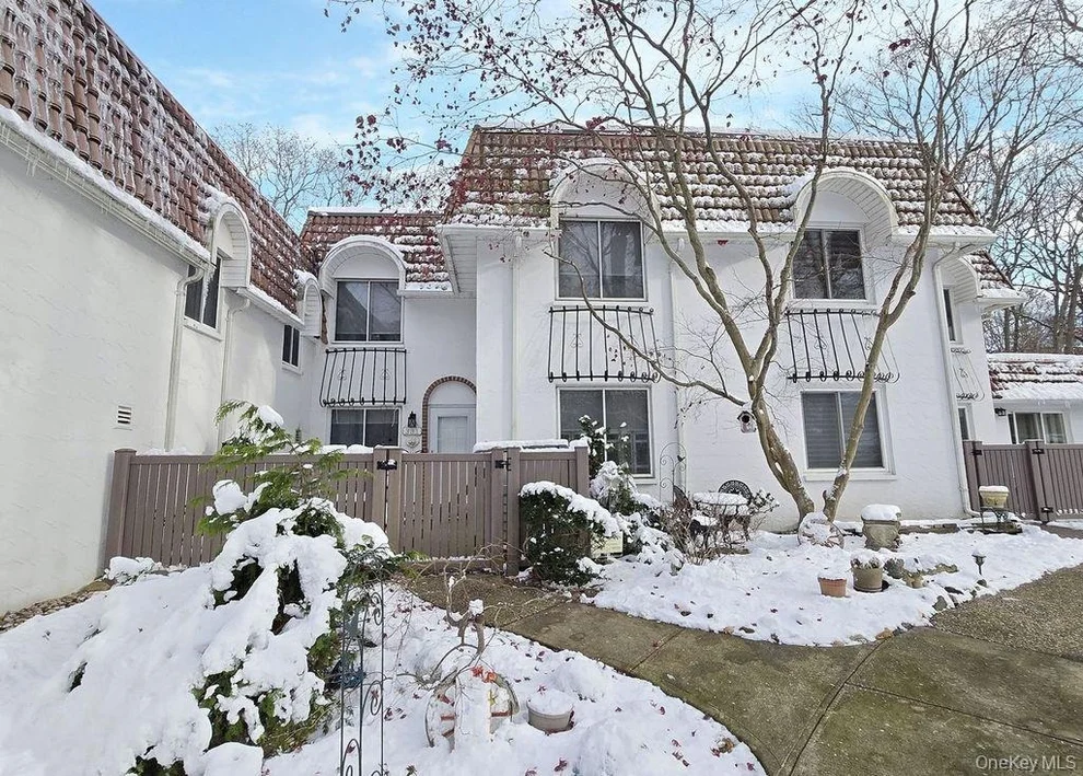 Unit for sale at 331 Clubhouse Court, Brookhaven, NY 11727