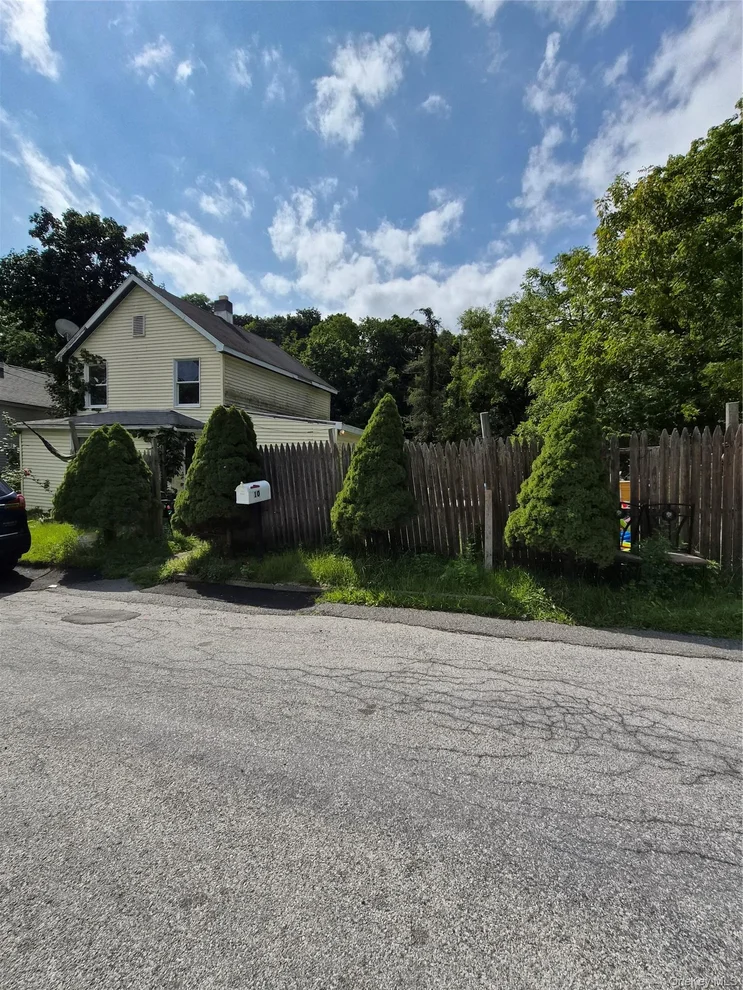 Unit for sale at 10 Cedar Street, Hyde Park, NY 12580