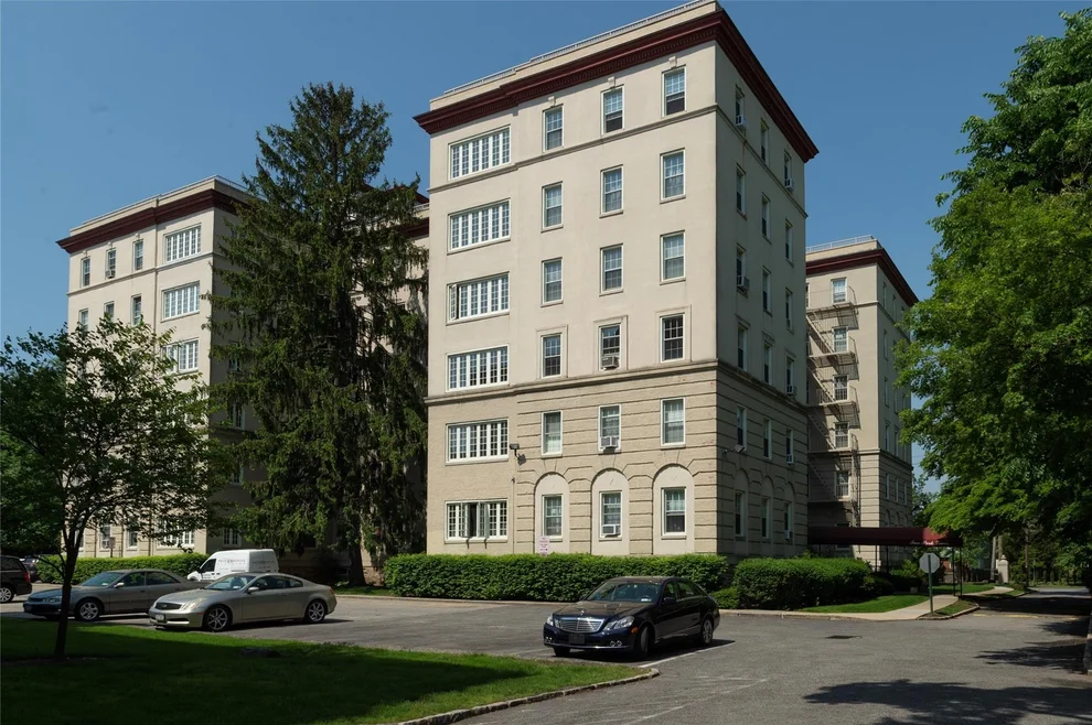 Unit for sale at 2 Park Lane, Mount Vernon, NY 10552