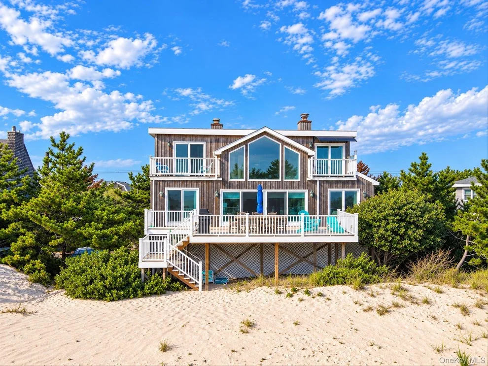 Unit for sale at 431 Dune Road, Southampton, NY 11978
