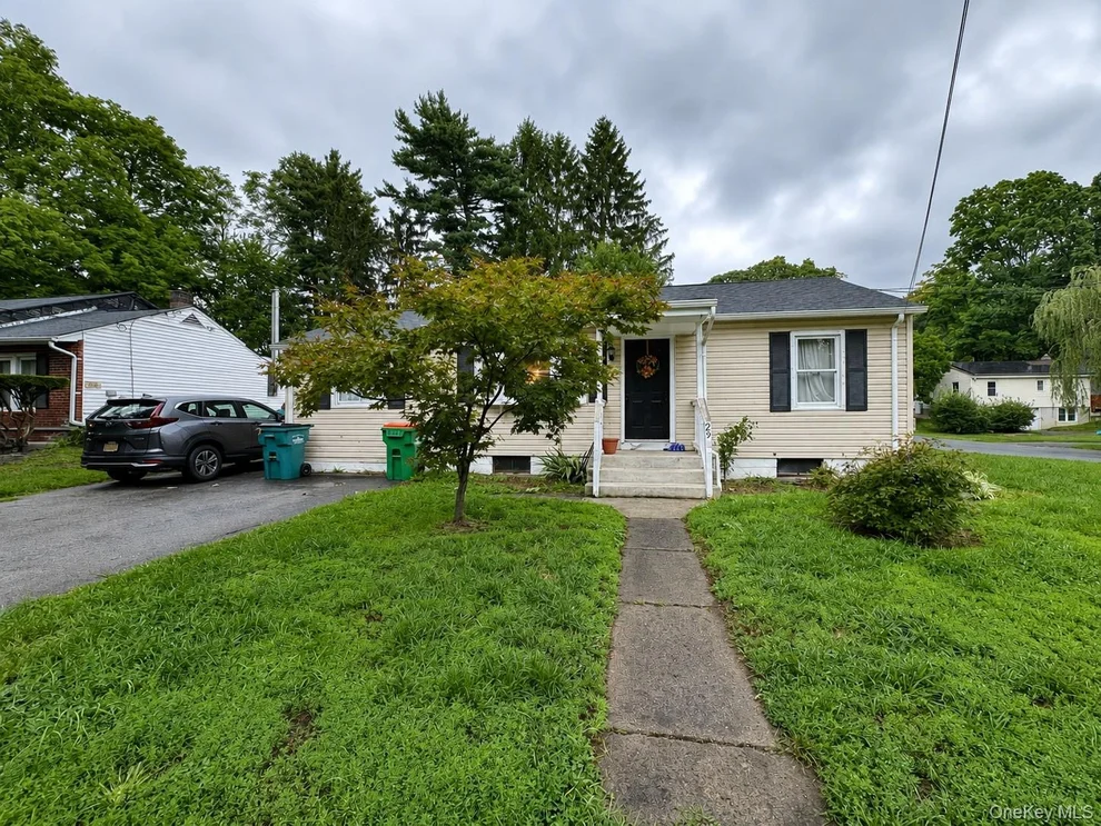 Unit for sale at 29 Madison Avenue, Hyde Park, NY 12538