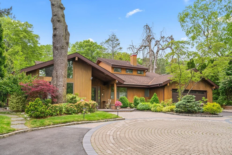 Unit for sale at 67 Karol Place, Oyster Bay, NY 11753