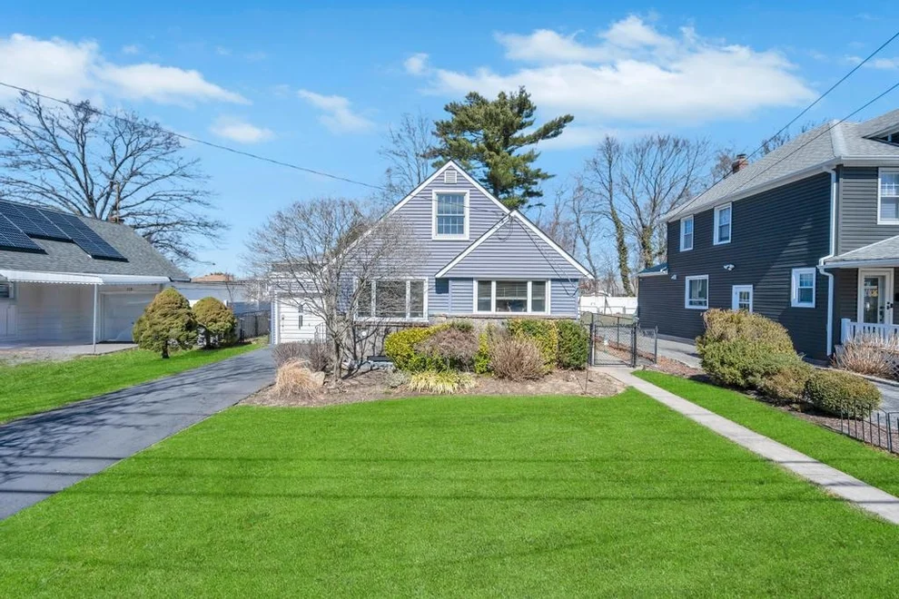 Unit for sale at 216 W Marie Street, Oyster Bay, NY 11801