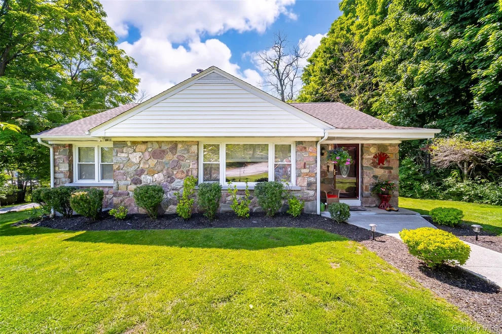 Unit for sale at 15 Maple Road, Woodbury, NY 10917