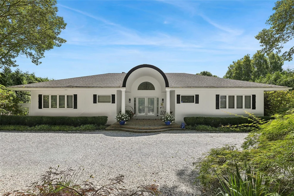 Unit for sale at 8 Jeffrey Lane, Southampton, NY 11942