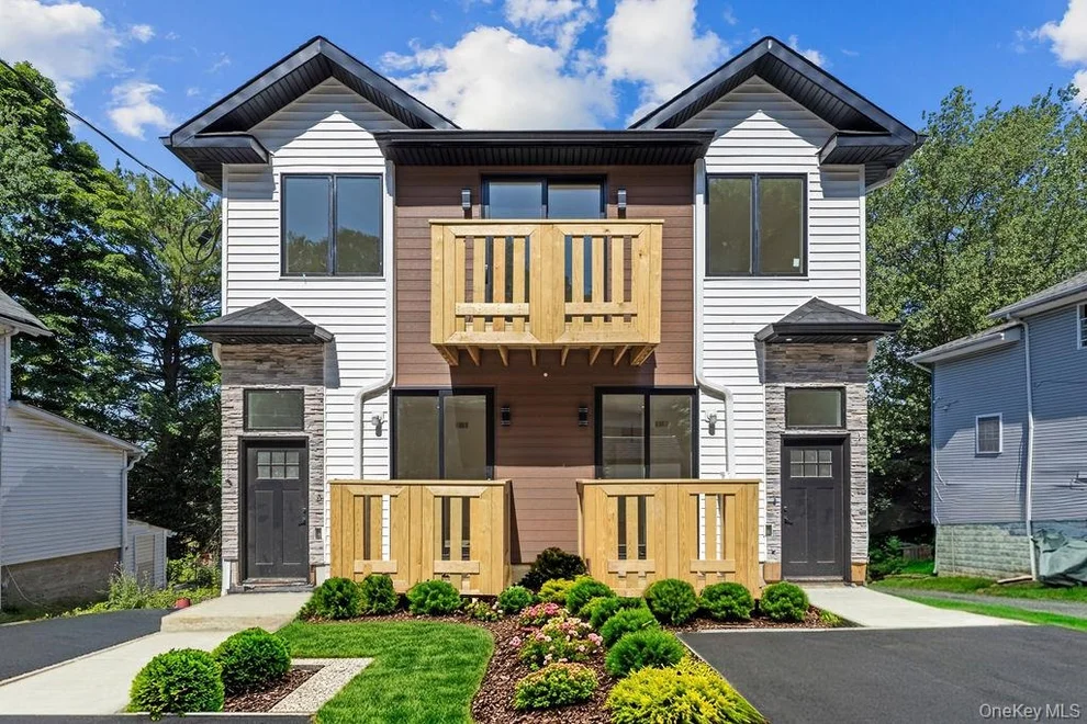 Unit for sale at 111 S Lake Spring, Ramapo, NY 10977