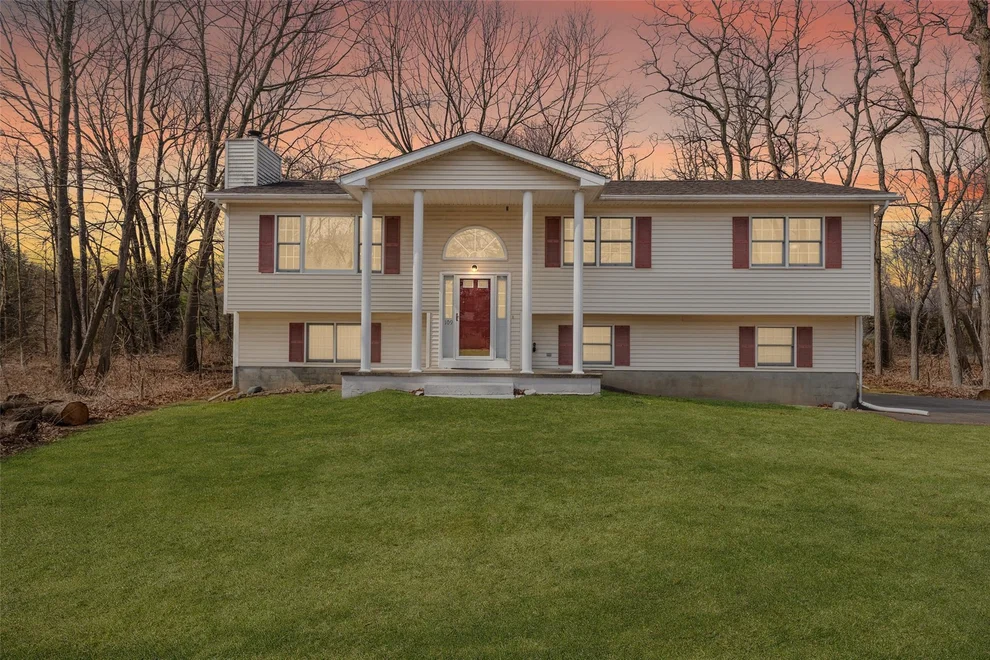 Unit for sale at 109 Knoth Road Crossing, Shawangunk, NY 12589