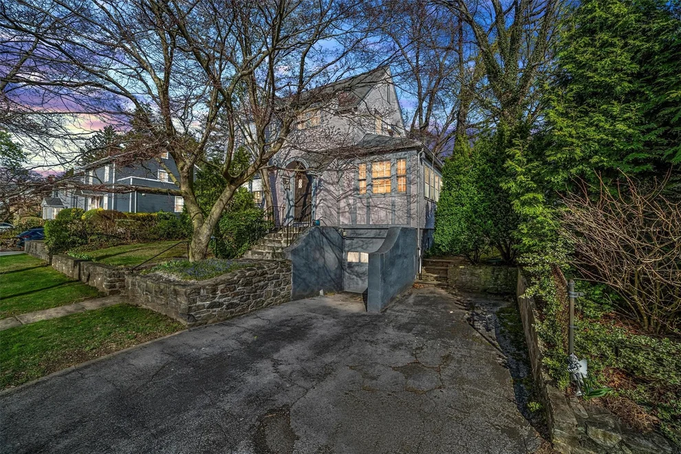 Unit for sale at 50 Oakland Avenue, Eastchester, NY 10707